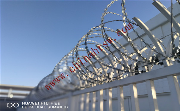 刀片刺繩安裝效果圖 刀片刺繩安裝效果圖