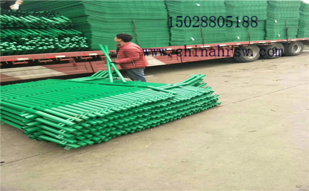 監獄網圍欄裝車中 監獄網圍欄裝車中