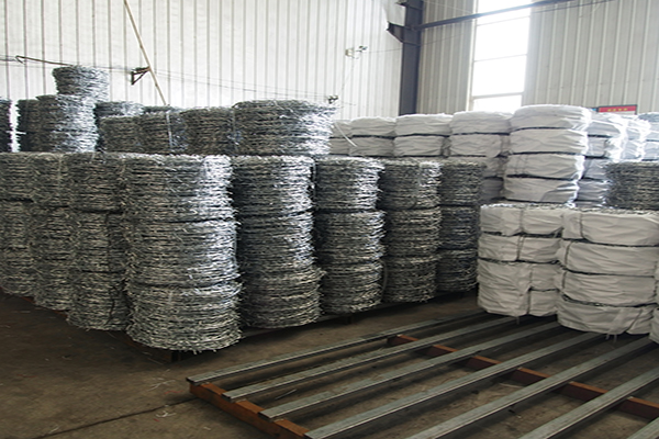 刀片刺繩在高速公路上的作用 刀片刺繩在高速公路上的作用