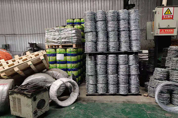 牧場安裝刺繩 牧場安裝刺繩